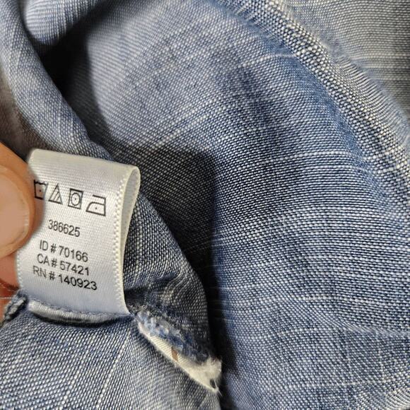 Lou & Grey Women's Split Neck Roll Tab Sleeve Chambray Top Size Extra Small - Picture 7 of 7